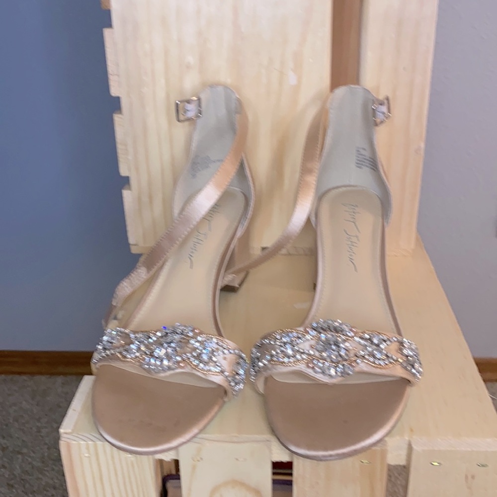 Cream blush pink short heel, heels. Super comfortable and beautiful